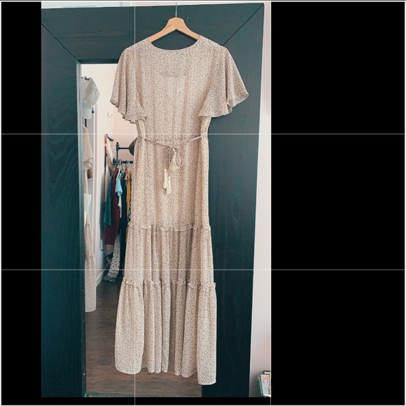 • Floral Maxi Dress • - Picture 5 of 11